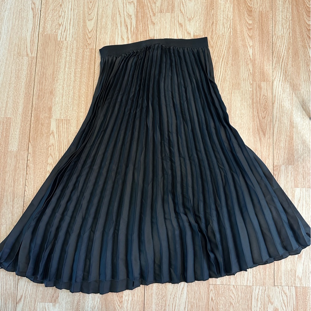 DR2 Pleated Skirt